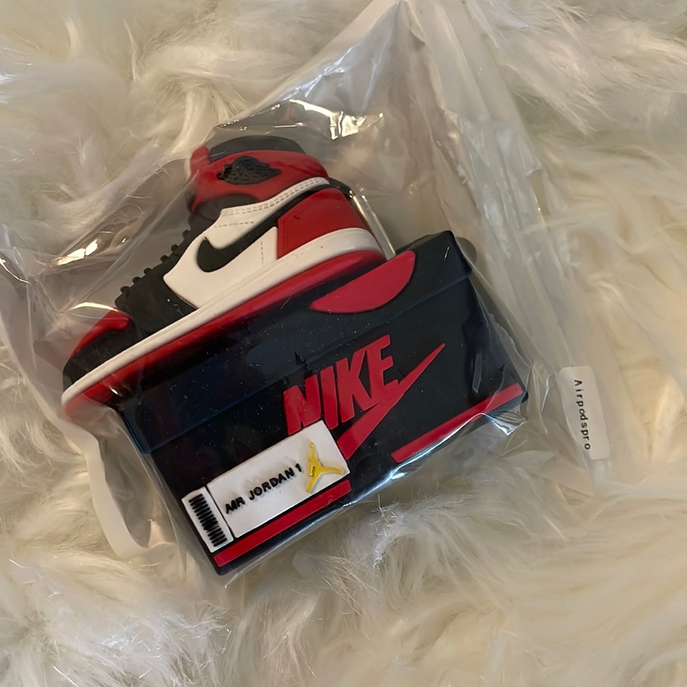 Air pods pro case. Jordan 1 Red. New, never used.